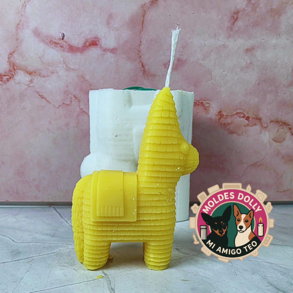 MOLDE BURRITO PIÑATA 3D Altura: 8 cm Ancho: 6 cm Grosor: 3.3 cm